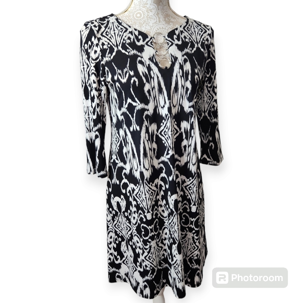 MSK Stretch 3/4 Sleeve Shift Dress with Silver Chain Detail size SP